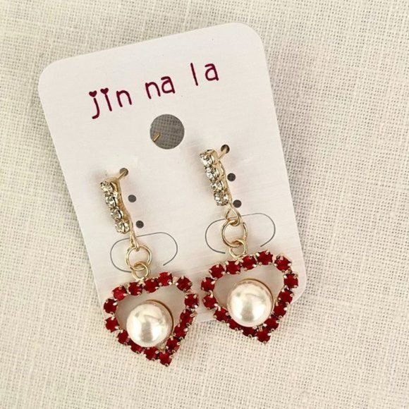 Red Rhinstone Heart Earrings Faux Pearl Center Post Closing Goldtone New 1.5" - Picture 2 of 7